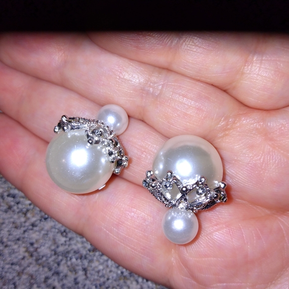 NEW! Gorgeous Crystal Crown Double Pearl Earrings MAKE OFFER - Picture 5 of 6